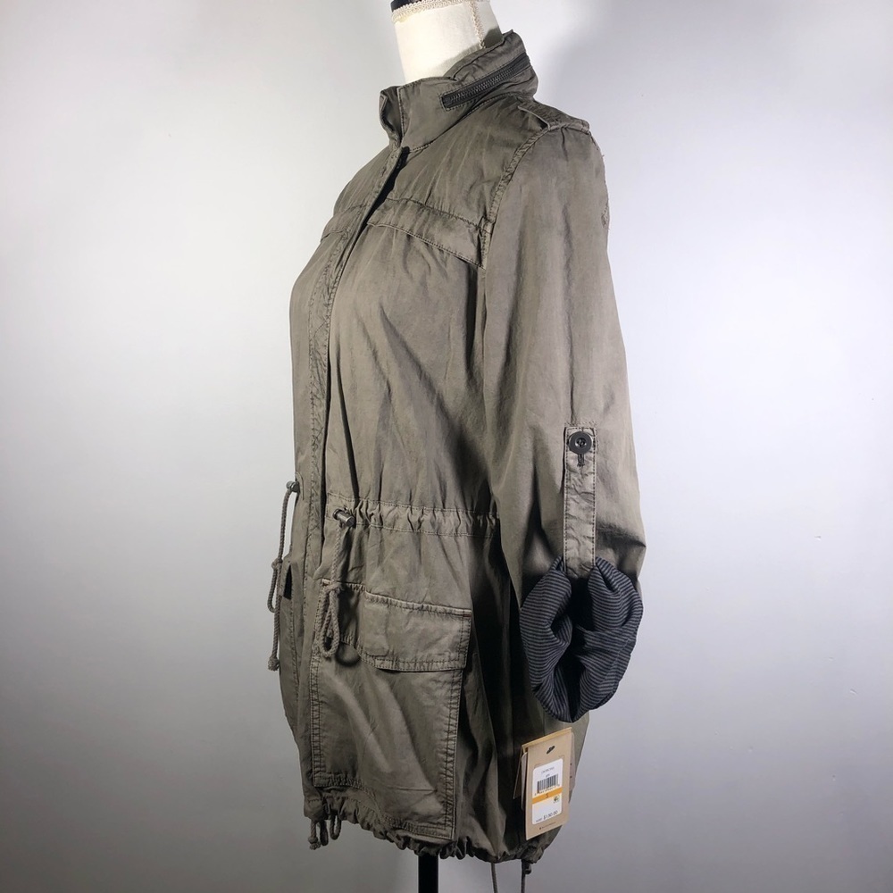 LEVI’S Cotton Lightweight Fishtail Jacket - Picture 9 of 16